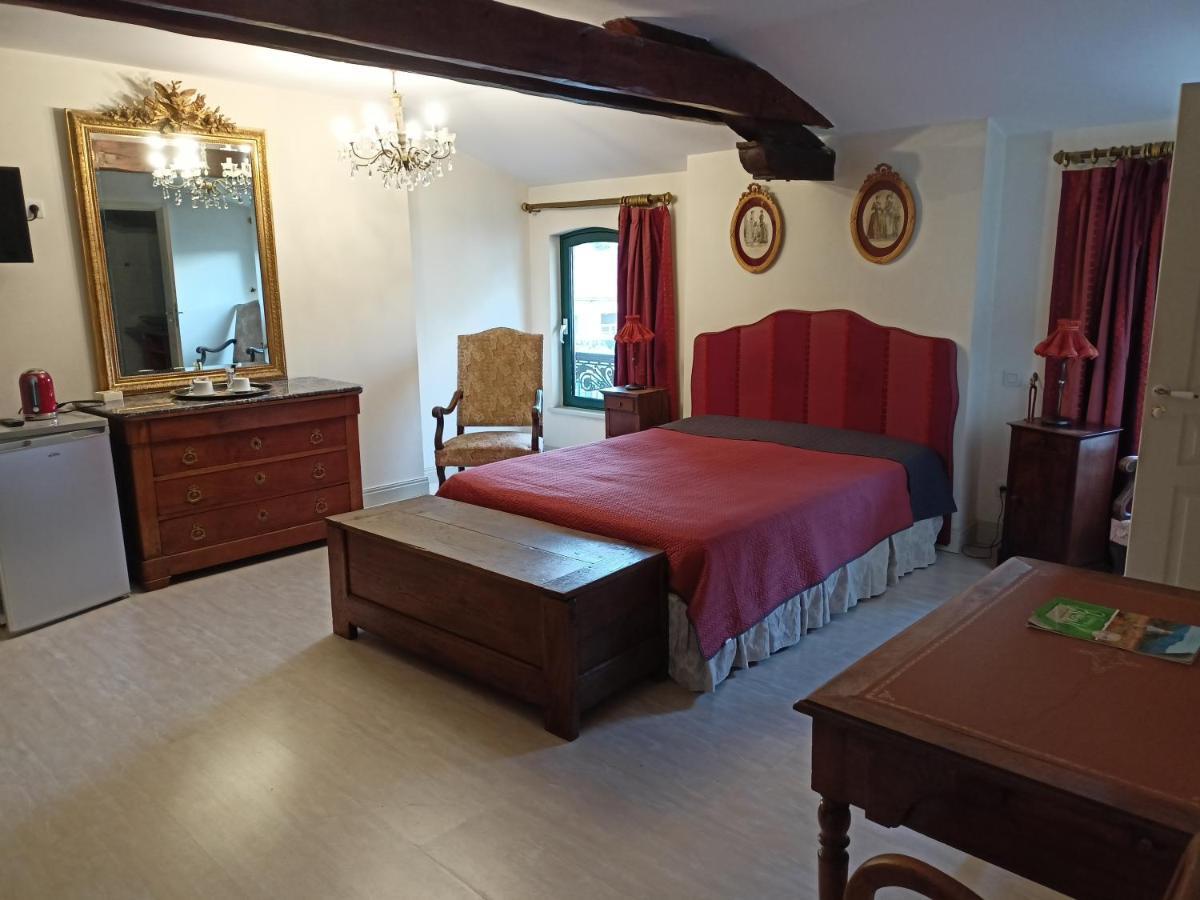 Au Fond De La Cour Bed & Breakfast Veyre-Monton Exterior foto
