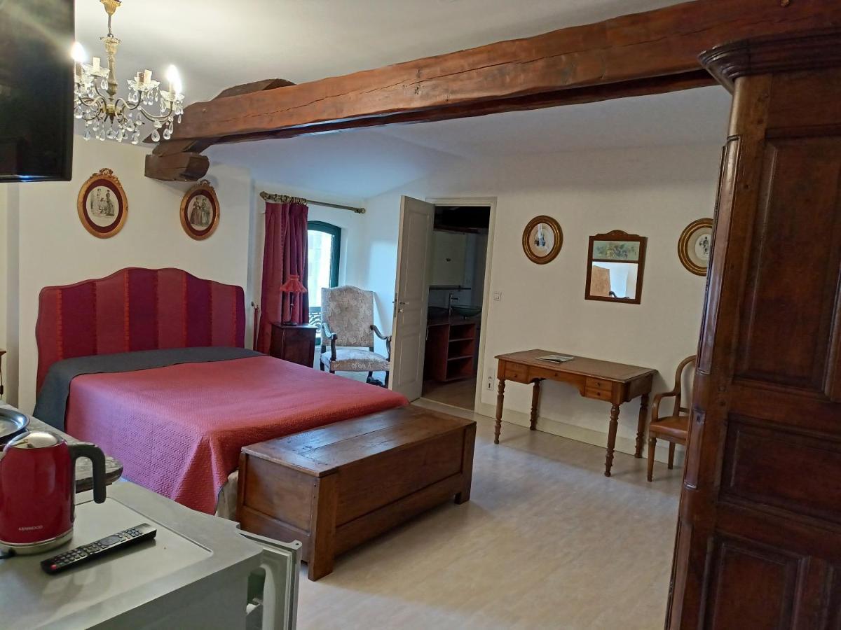Au Fond De La Cour Bed & Breakfast Veyre-Monton Exterior foto