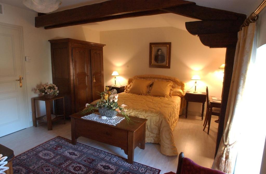 Au Fond De La Cour Bed & Breakfast Veyre-Monton Cameră foto