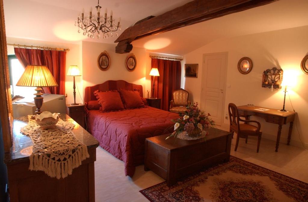 Au Fond De La Cour Bed & Breakfast Veyre-Monton Cameră foto