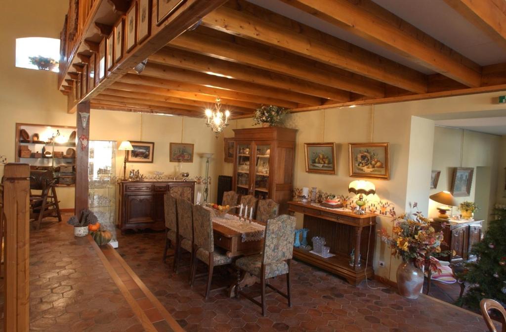 Au Fond De La Cour Bed & Breakfast Veyre-Monton Exterior foto
