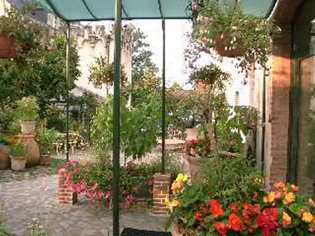 Au Fond De La Cour Bed & Breakfast Veyre-Monton Exterior foto