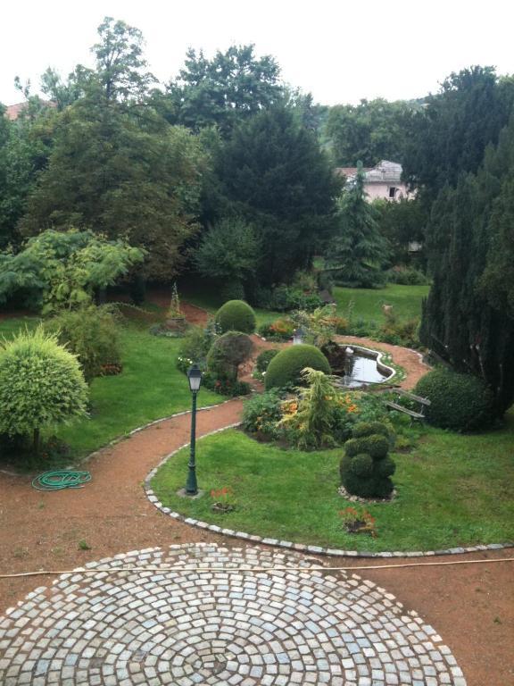 Au Fond De La Cour Bed & Breakfast Veyre-Monton Exterior foto