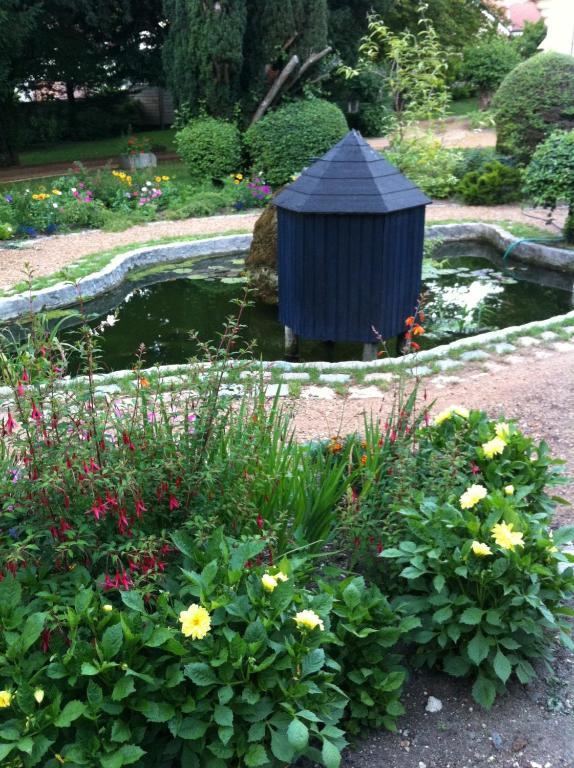 Au Fond De La Cour Bed & Breakfast Veyre-Monton Exterior foto